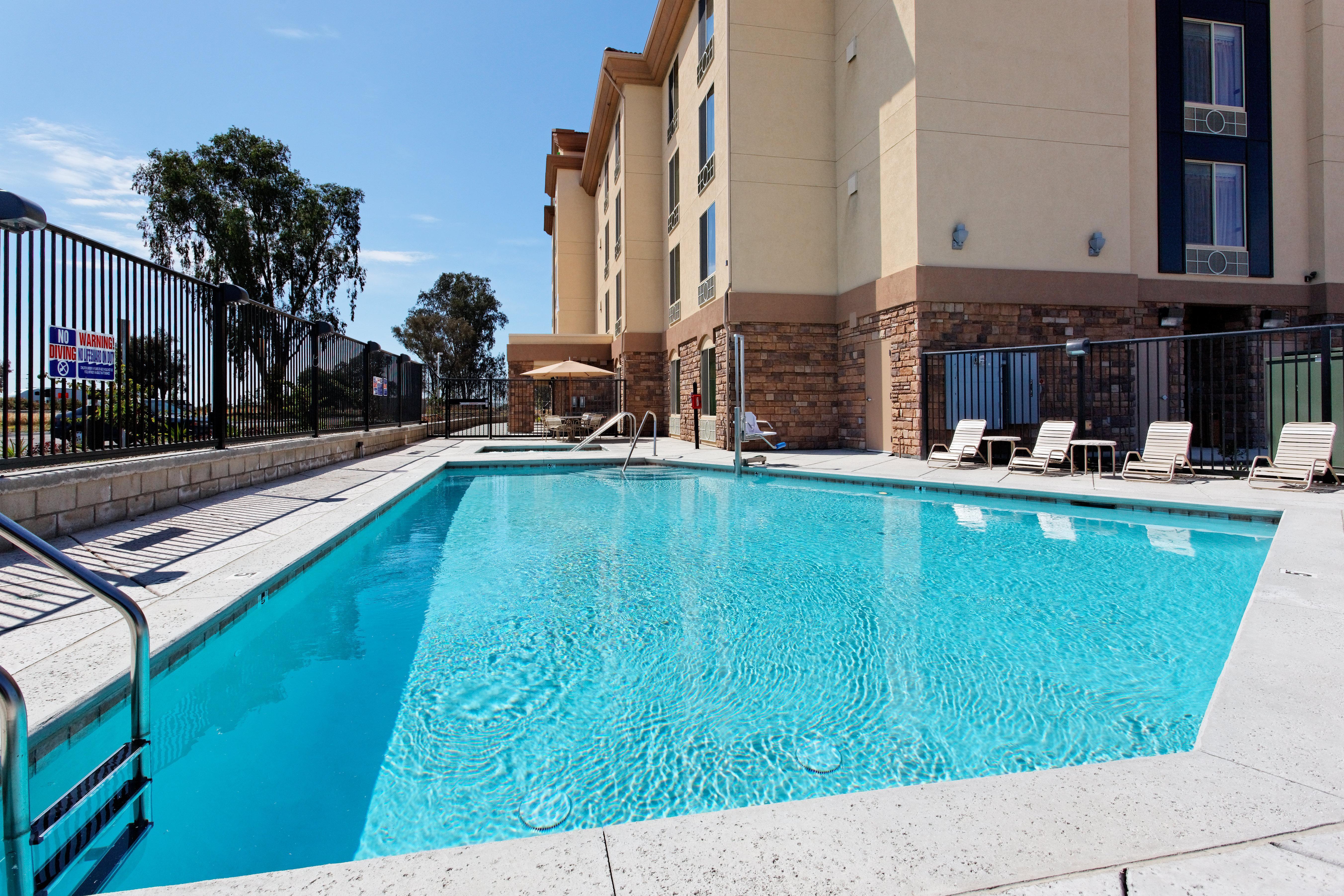Holiday Inn Express Fresno Northwest - Herndon By Ihg Ngoại thất bức ảnh