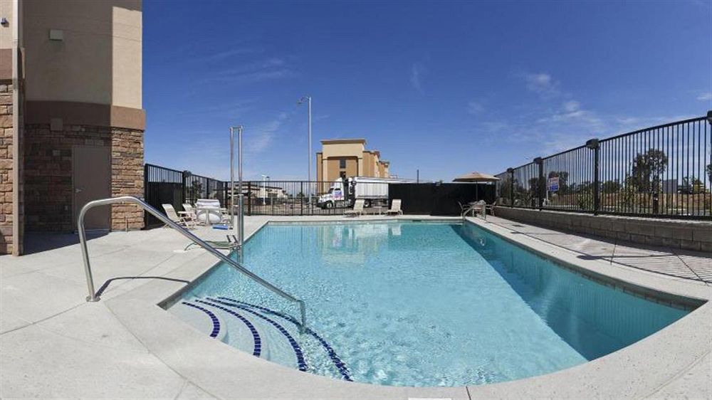 Holiday Inn Express Fresno Northwest - Herndon By Ihg Ngoại thất bức ảnh
